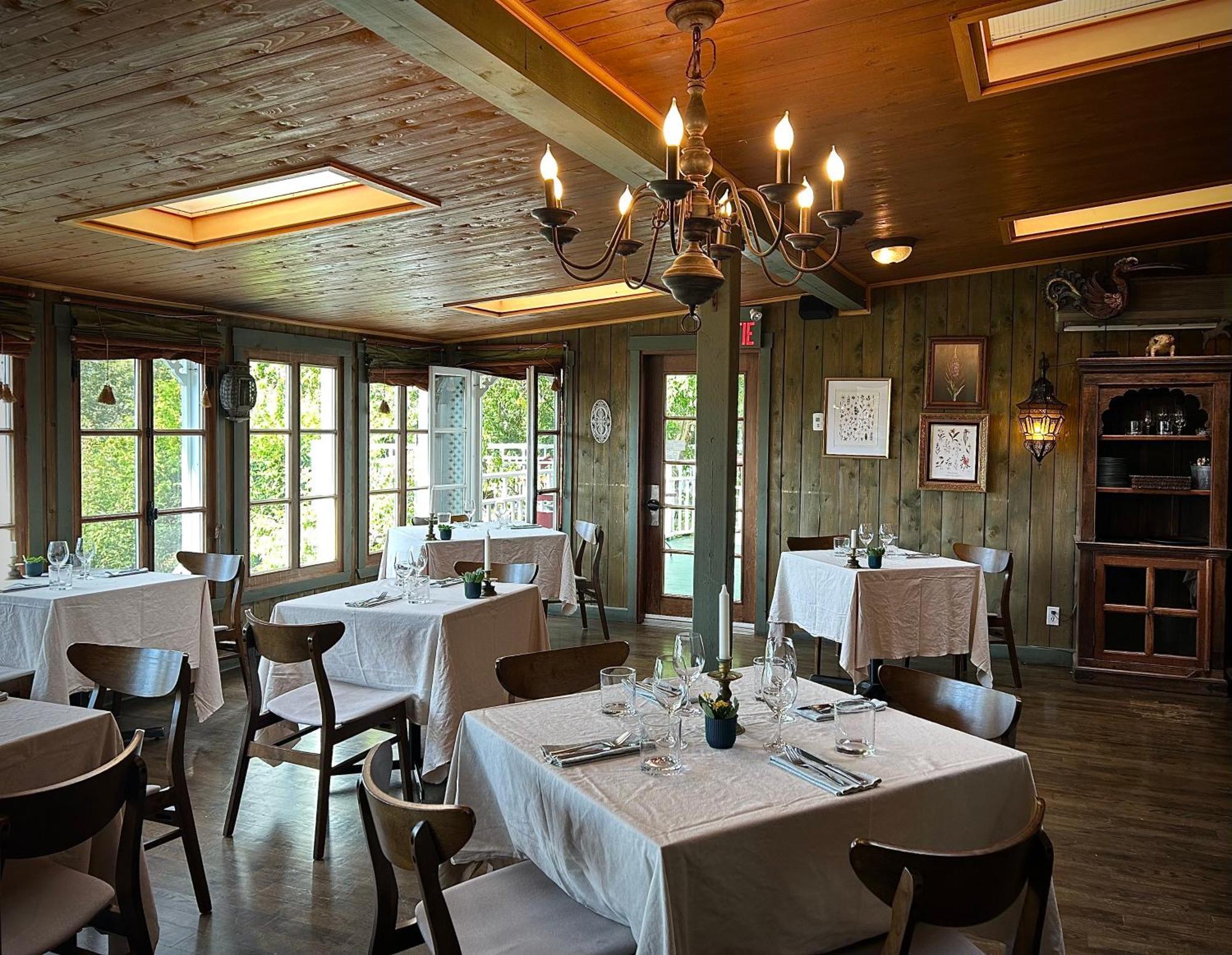 Le Mange Grenouille Hotel Bic Exterior photo